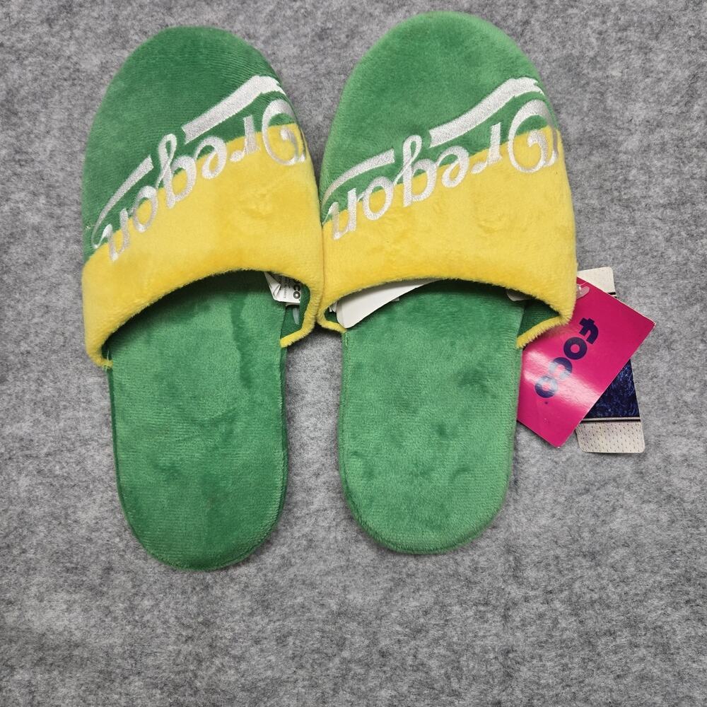 U Of O Slippers for Women and Men